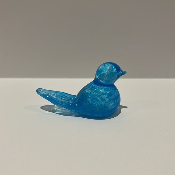 Vtg Blue and Clear Glass Bird Figurine/Paperweight - Picture 4 of 7
